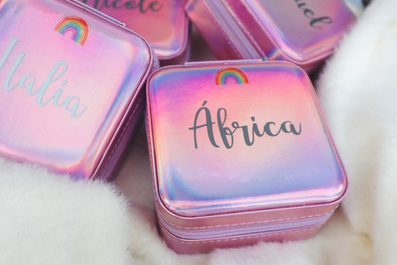 Charm Me Pink Travel Box