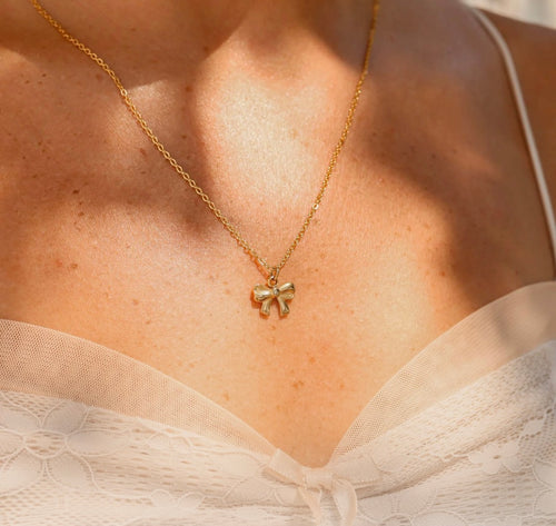 Bow Necklace