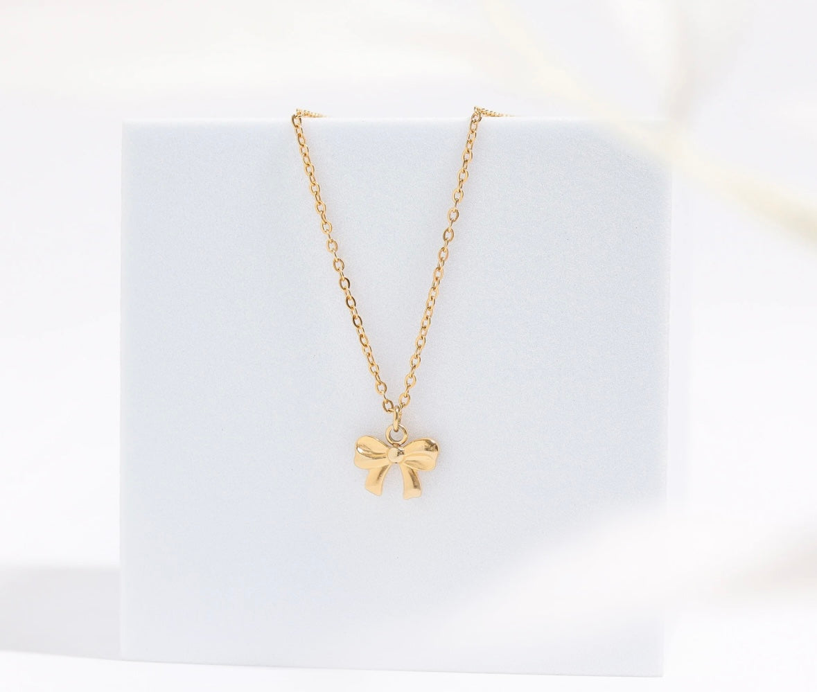 Bow Necklace