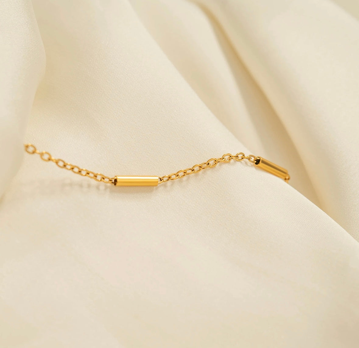 Classic Bar Necklace