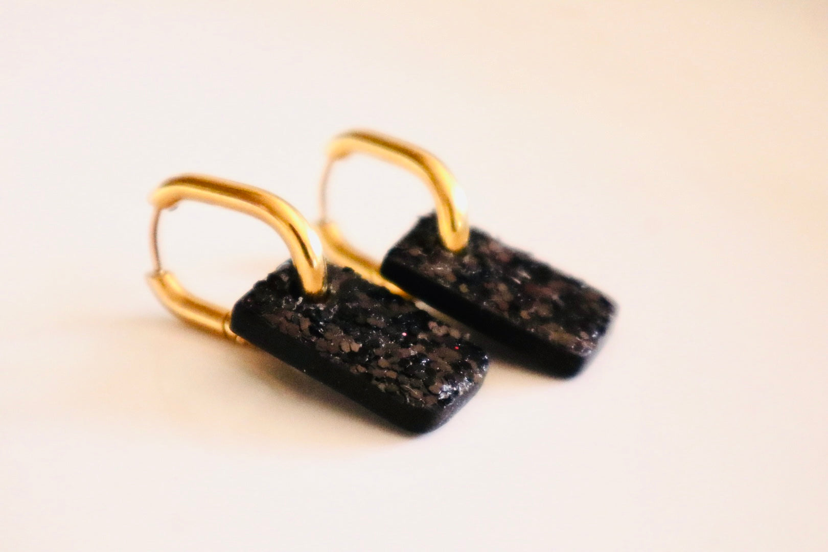 Twist & Shine Huggies