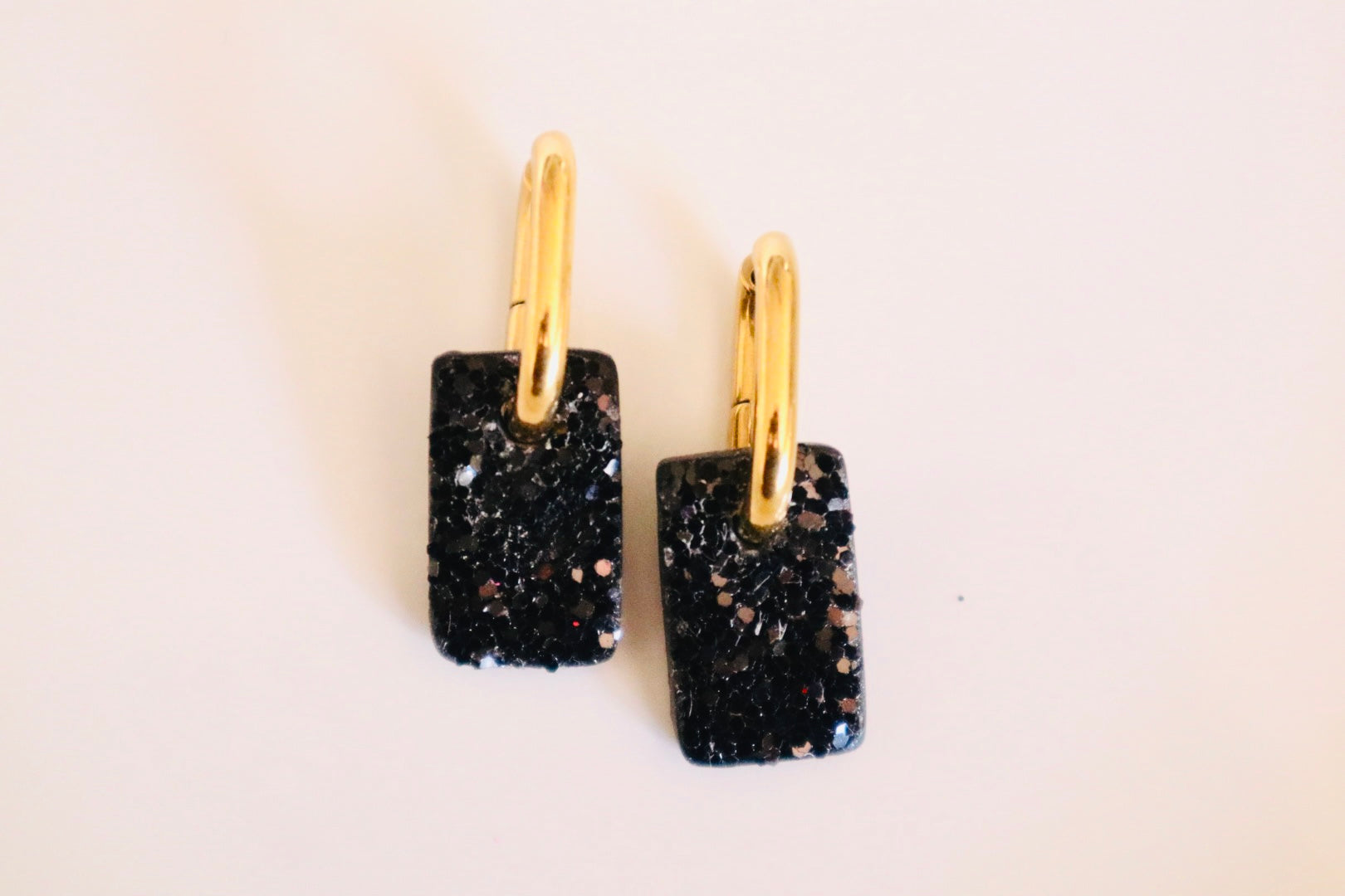 Twist & Shine Huggies