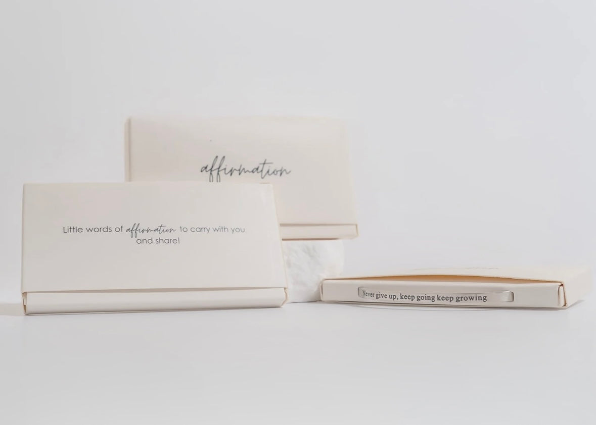 Engraved Bracelet Never give up